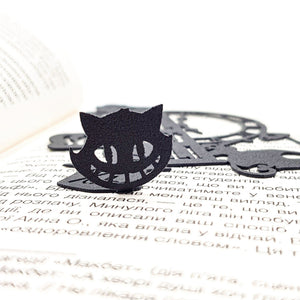 Bookmark Alice in Wonderland's "The Tea Party". - Atelier Article