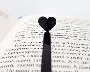 Black Heart Bookmark - Bold and Elegant Design for Avid Readers and Lovers of Dark Aesthetics - Atelier Article