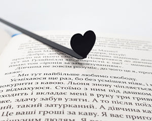 Black metal Bookmark "Black Heart". - Atelier Article
