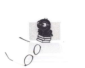 Bookmark "Bookworm". - Atelier Article