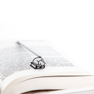 Bookmark "Cat Naps and Page Turns". - Atelier Article