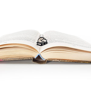 Bookmark "Cat Naps and Page Turns". - Atelier Article