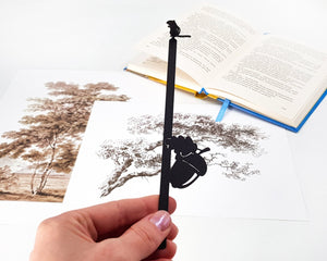 Chipmunk and the Acorn Bookmark - Whimsical and Nature-Inspired Design for Avid Readers and Animal Lovers - Atelier Article