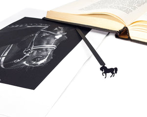 Bookmark "Horse" by a picture of a horse. - Atelier Article