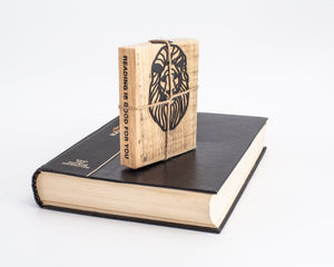 Lion Head Bookmark - Powerful and Majestic Design for Avid Readers and Wildlife Enthusiasts - Atelier Article