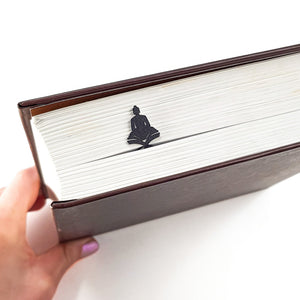 Reading Buddha Bookmark - Tranquil and Inspirational Design for Avid Readers and Mindfulness Lovers - Atelier Article