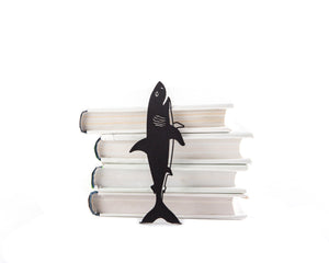 Bookmark "Reading Shark". - Atelier Article