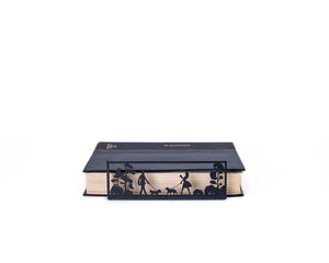 Bookmark "Walking the Dogs and Reading". - Atelier Article