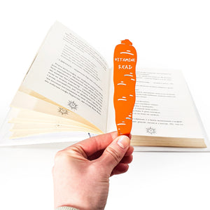 Carrot Bookmark – Orange Metal Page Marker with “Vitamine Read” Inscription - Atelier Article