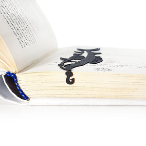 Hooked on Books – Black Metal Bookmark for Avid Readers & Bookish Gift Lovers - Atelier Article