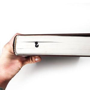 Hooked on Books – Black Metal Bookmark for Avid Readers & Bookish Gift Lovers - Atelier Article