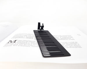 Piano Player Bookmark - Elegant Gift for Music Lovers, Avid Readers, and Piano Enthusiasts - Atelier Article