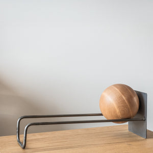 Minimalist Record & Book Stand with Wooden Ball – 45 cm Metal Shelf - Atelier Article
