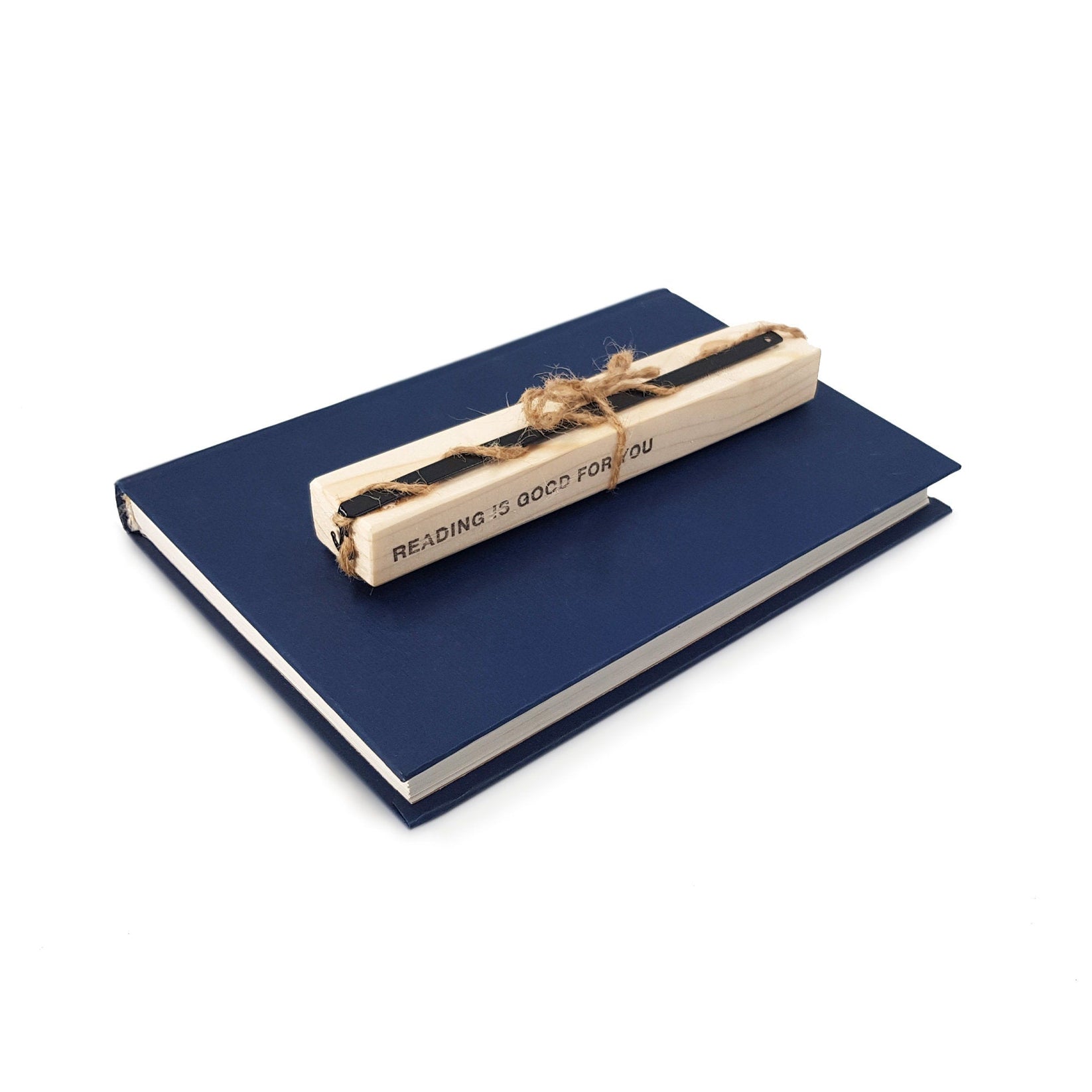 Anchor metal bookmark packed with kraft paper and twine as a gift
