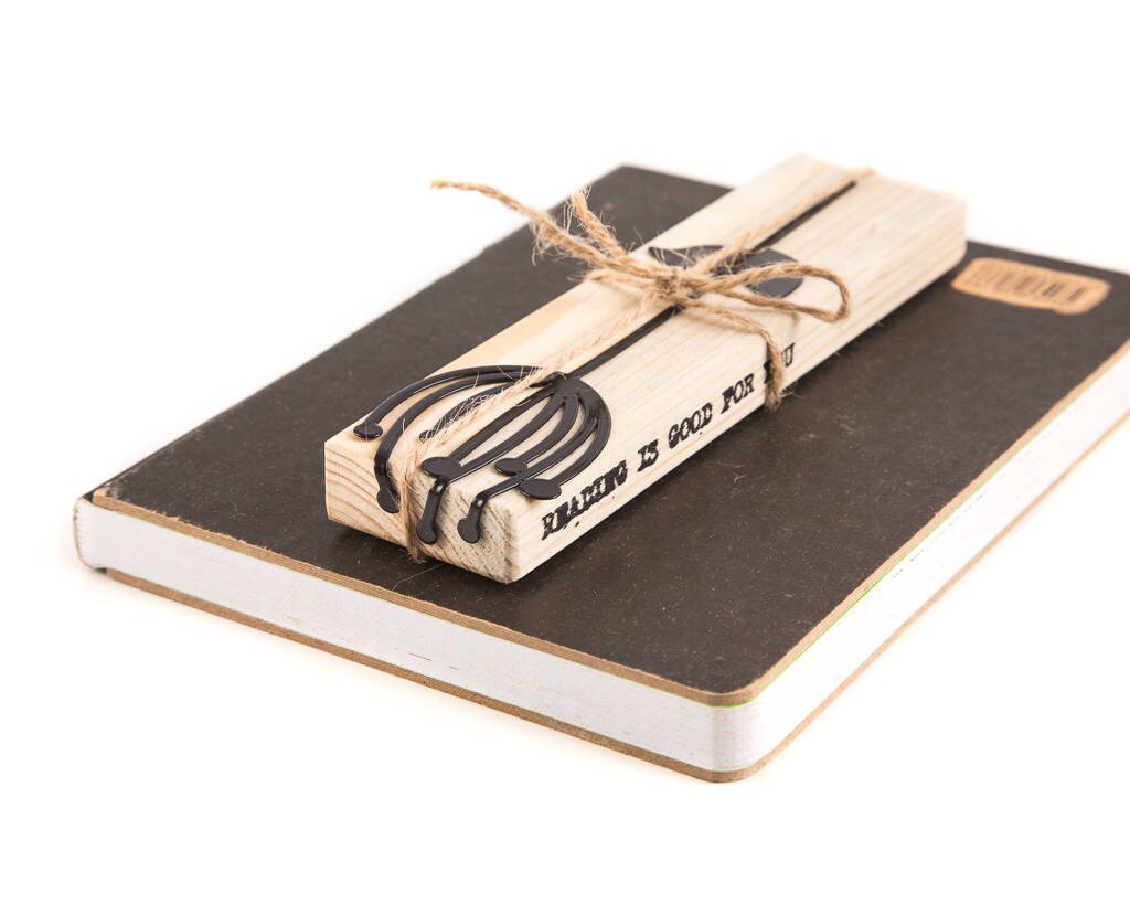 Anethum metal bookmark packed with kraft paper and twine as a gift