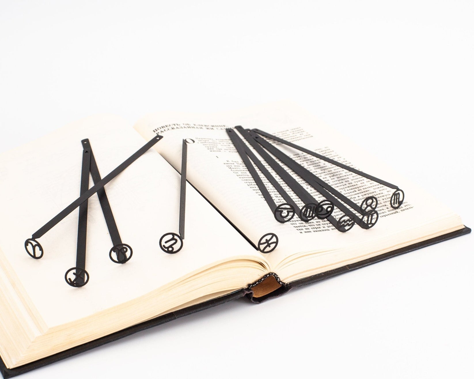 Bookmark "Aries". - Atelier Article