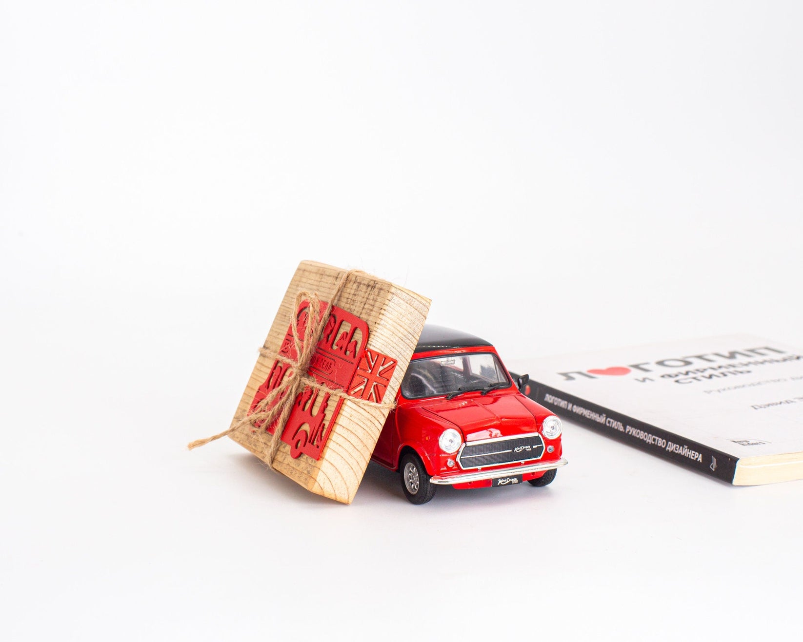 English Bus Bookmark - Small Bookish Gift for Avid Readers, Anglophiles, and English Party Favors - Atelier Article