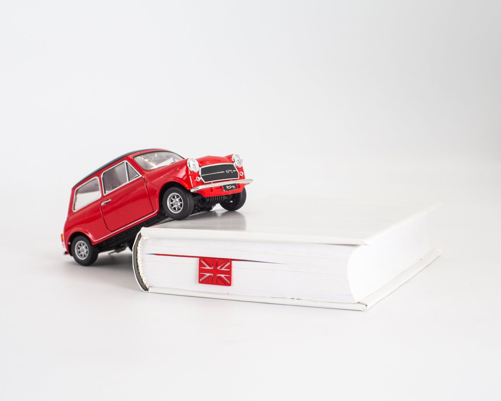 English Bus Bookmark - Small Bookish Gift for Avid Readers, Anglophiles, and English Party Favors - Atelier Article
