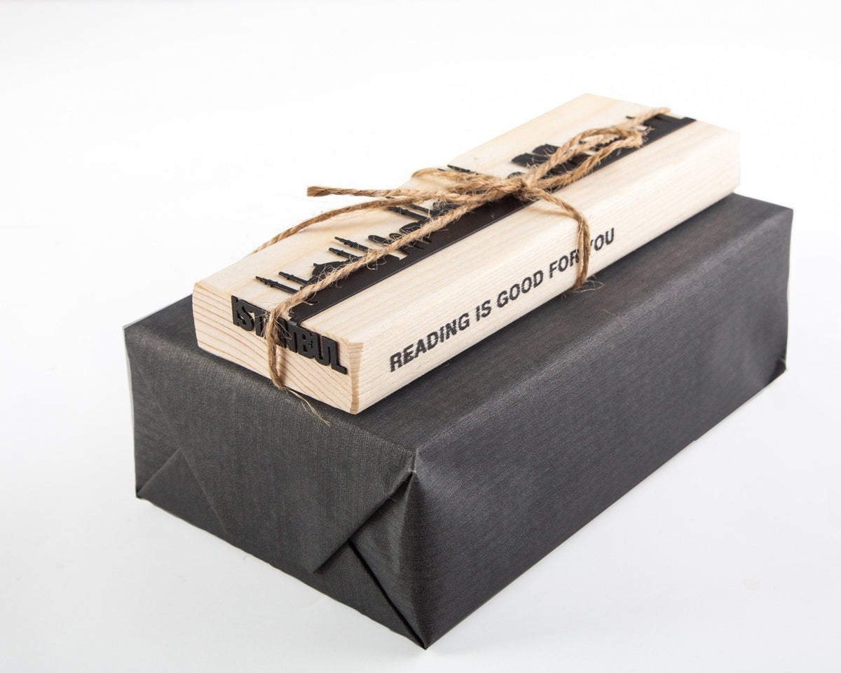 Istanbul metal bookmark packed with kraft paper and twine as a gift