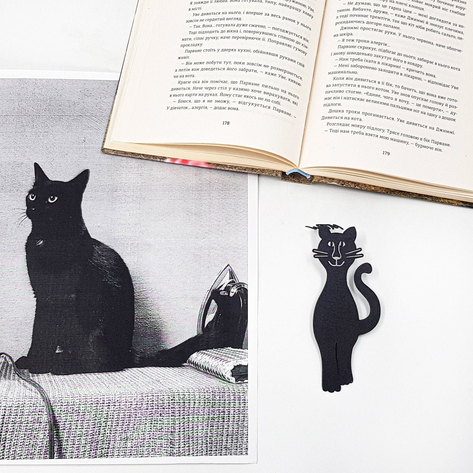 Mew Smiling Cat Bookmark - Whimsical and Cheerful Design for Cat Lovers and Avid Readers - Atelier Article