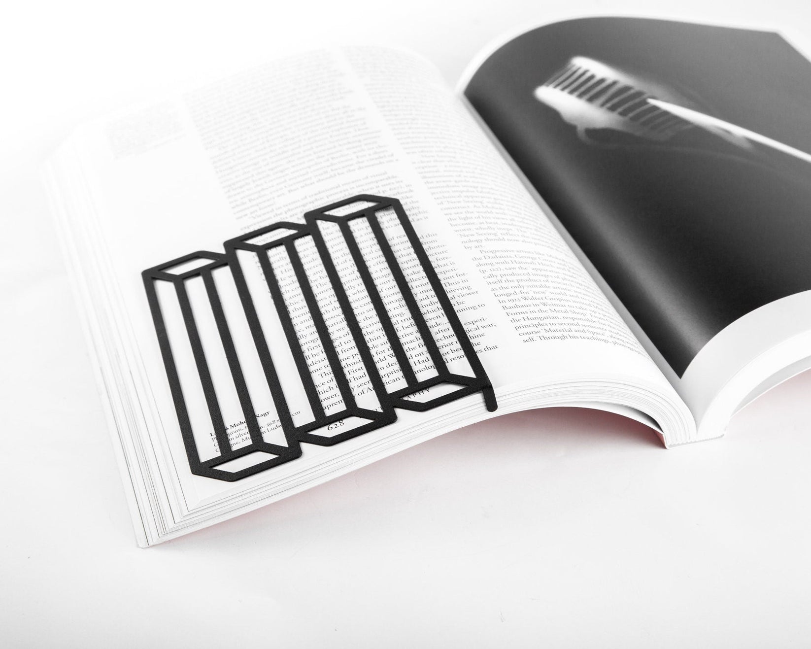 Bookmark "Optical Illusion". - Atelier Article