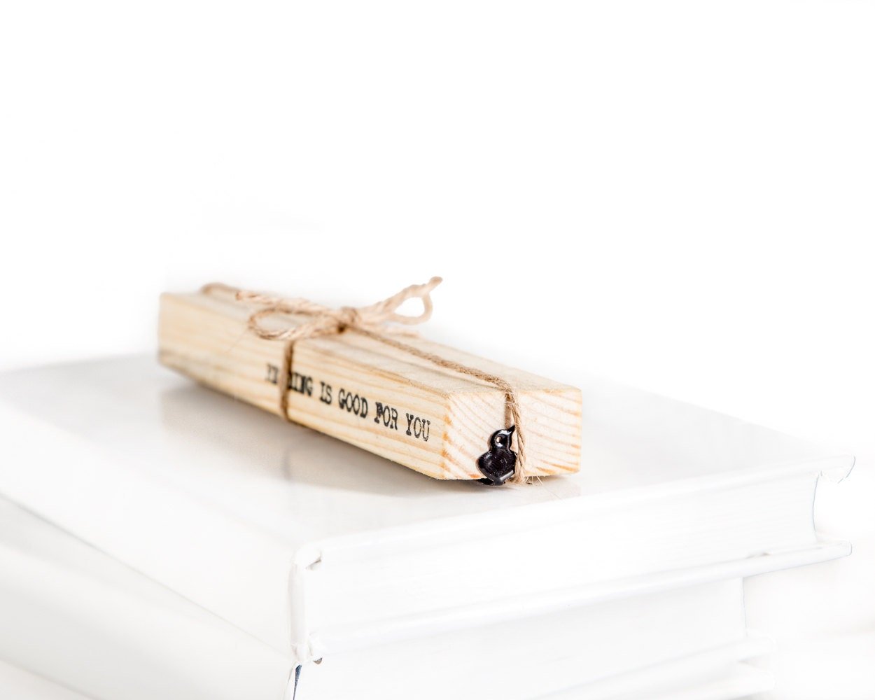 Bookmark "Scandinavian Bird". - Atelier Article