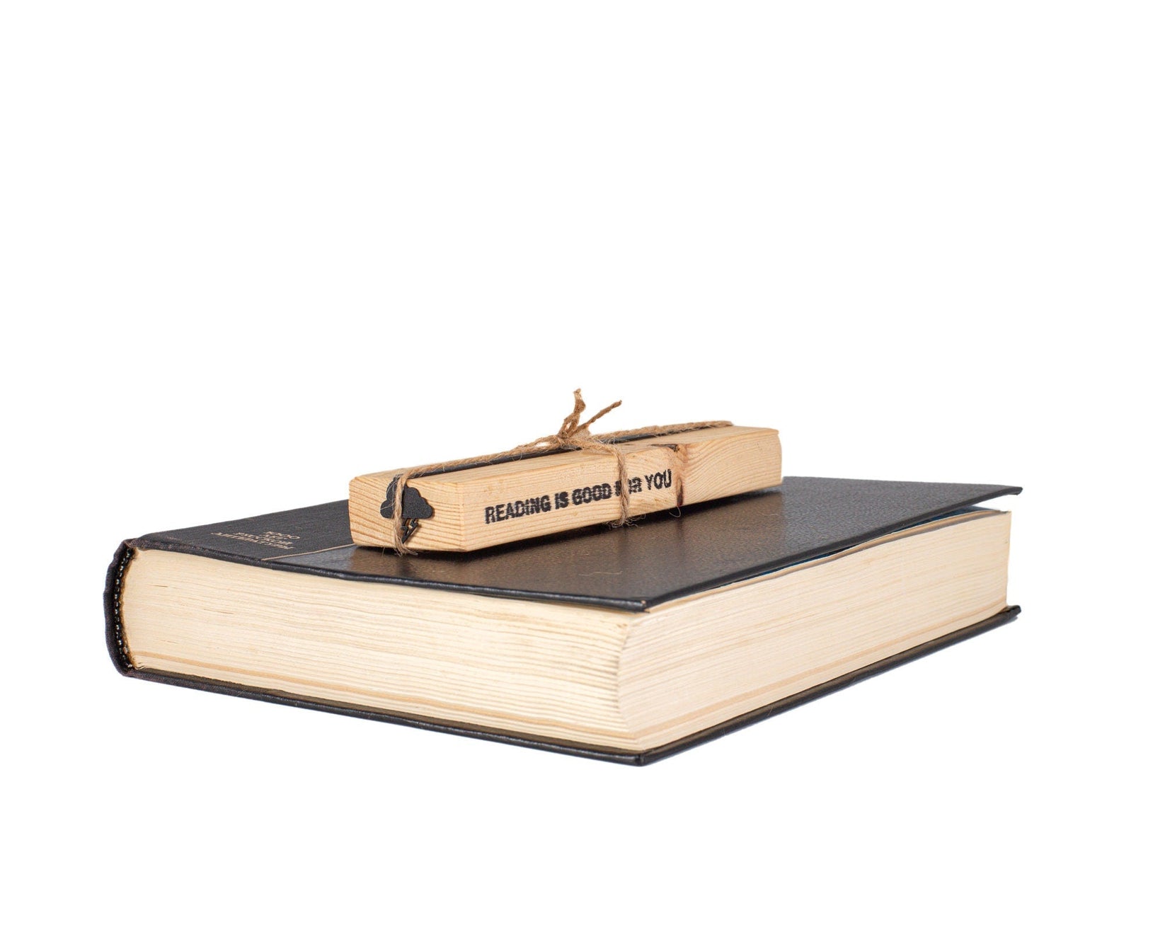 Thunderstorm metal bookmark packed with kraft paper and twine as a gift