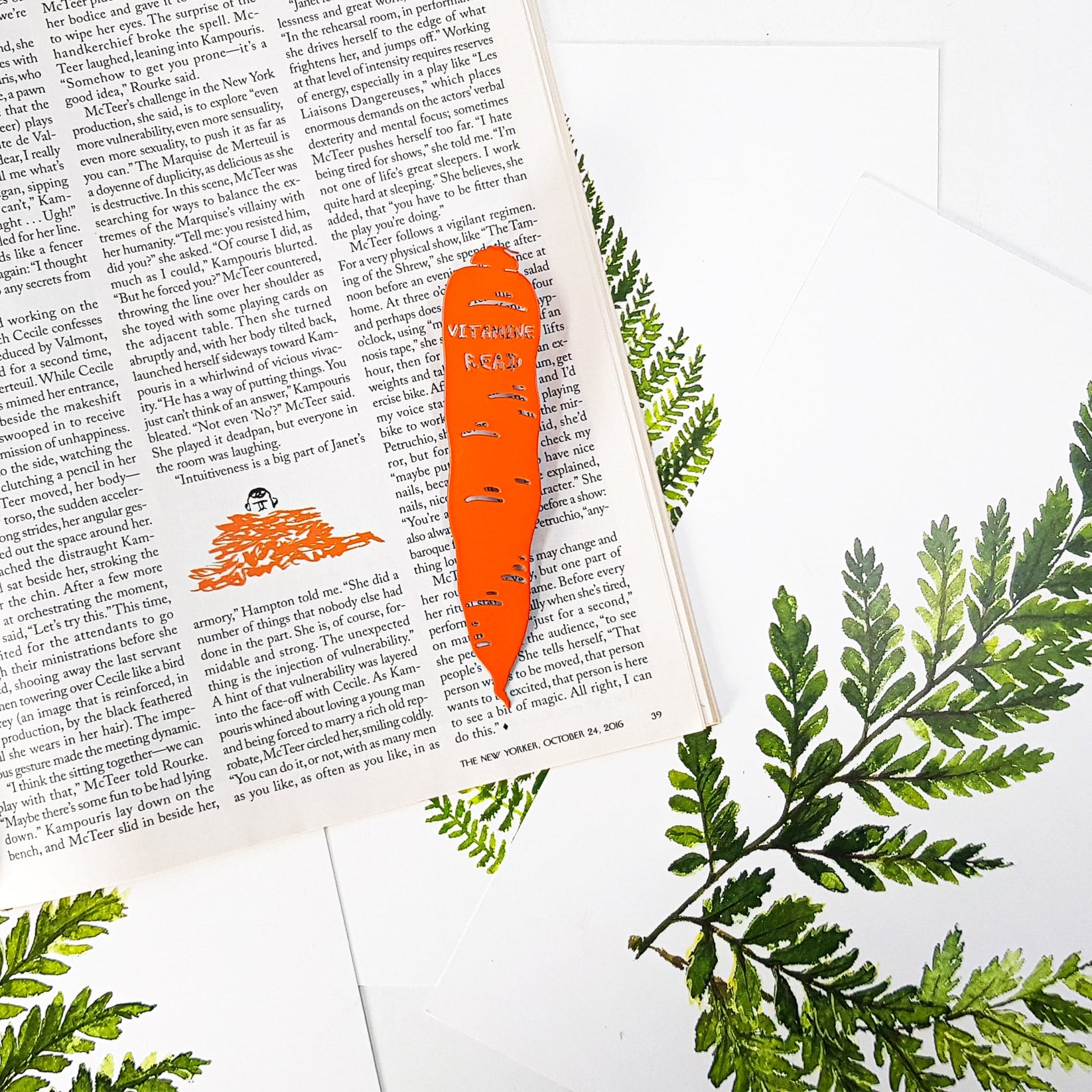 Carrot Bookmark – Orange Metal Page Marker with "Vitamin Read" Inscription - Atelier Article