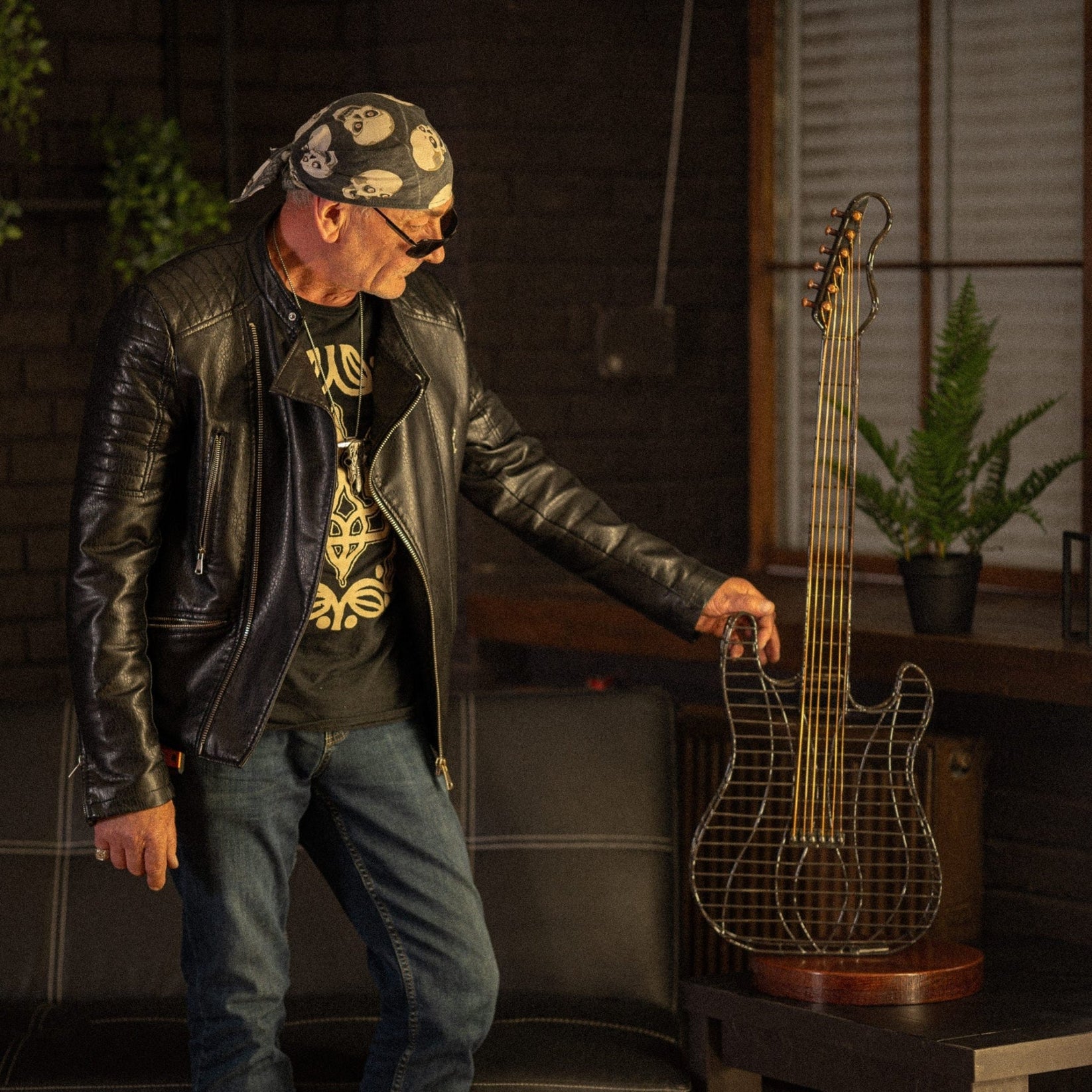 Hand-Welded Wireframe Metal Guitar - Atelier Article