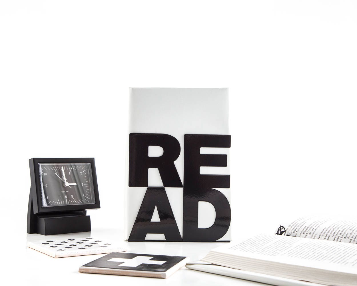 Metal READ Bookends – laser-cut steel, photo 3