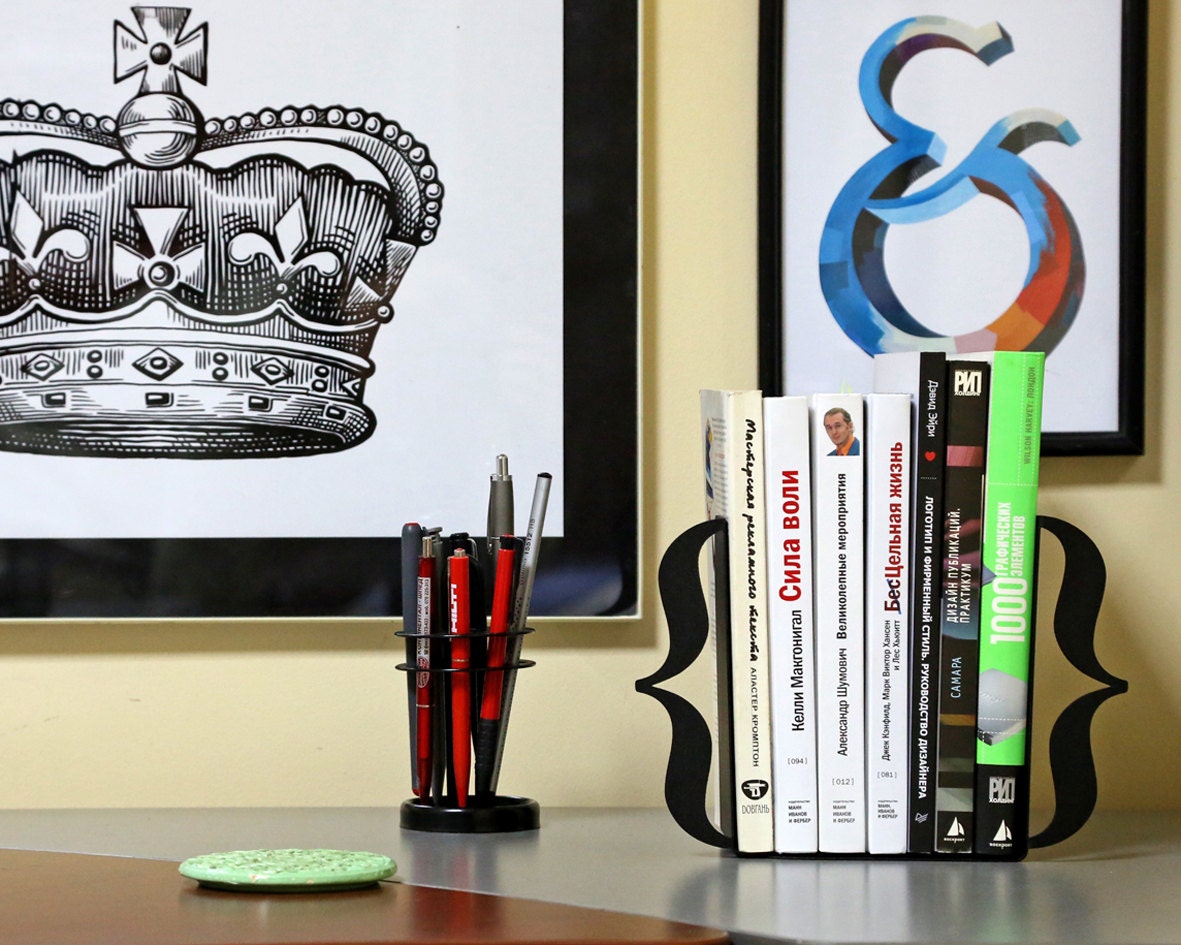 Curly Braces Metal Bookends – black – laser-cut steel, photo 2