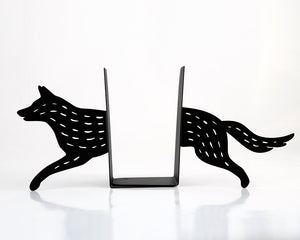 Wolf Metal Bookends – laser-cut steel, photo 2