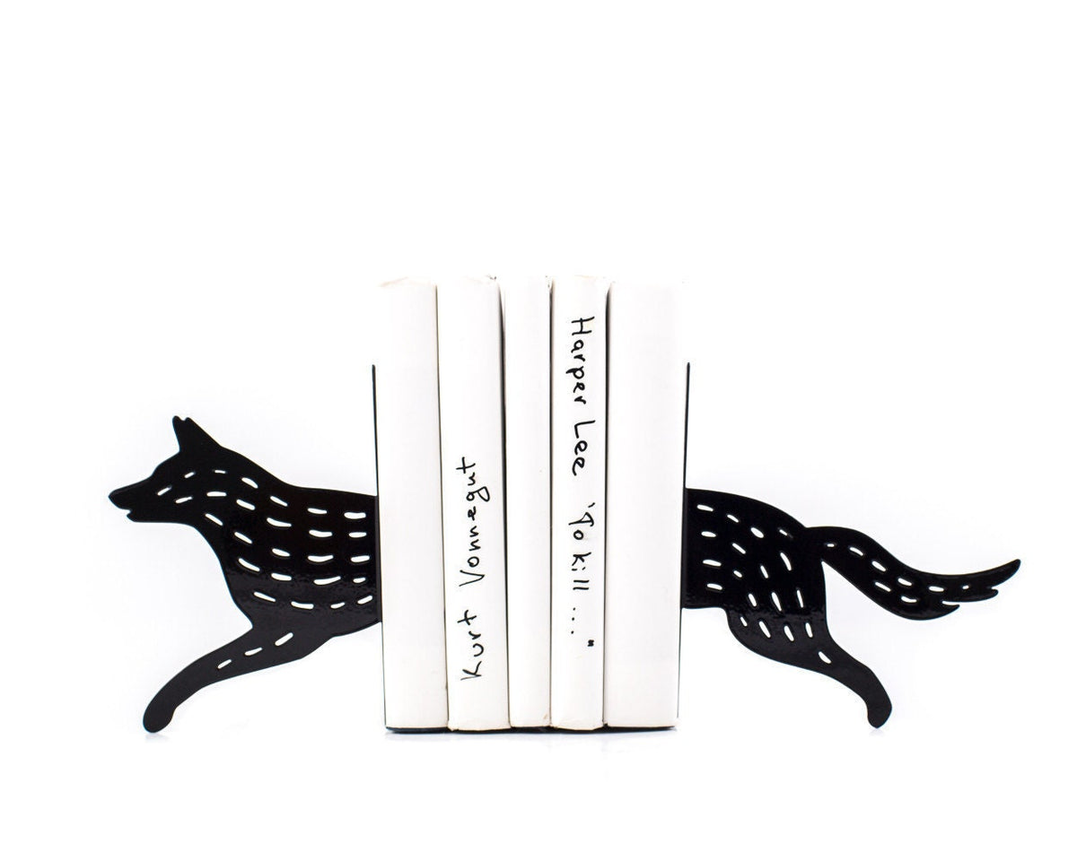 Wolf Metal Bookends – laser-cut steel, photo 1