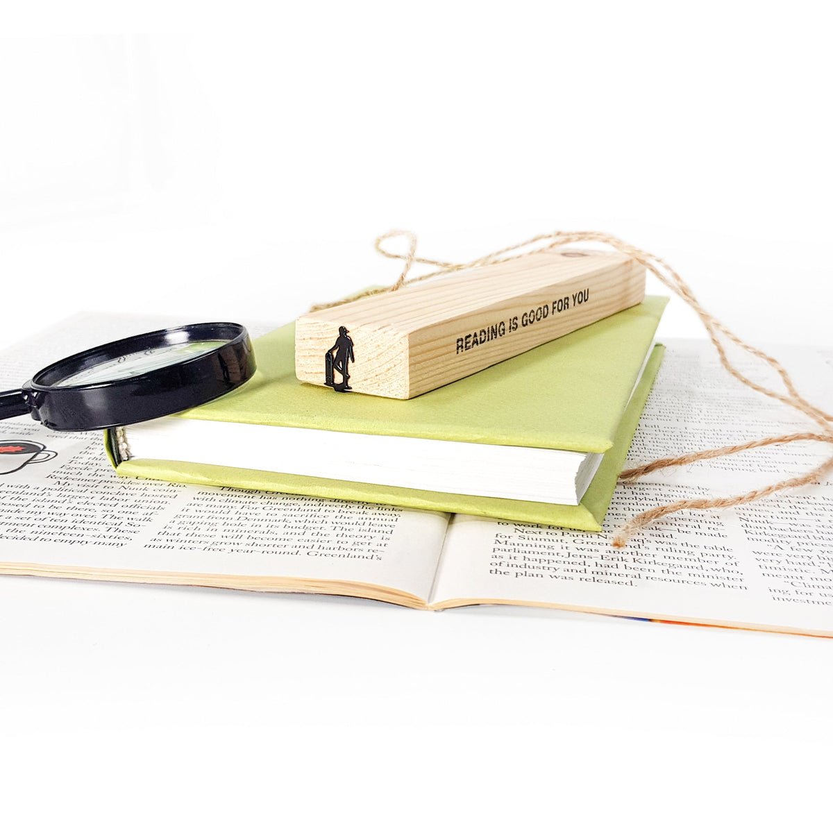 Metal Skater bookmark packed with kraft paper and twine as a gift