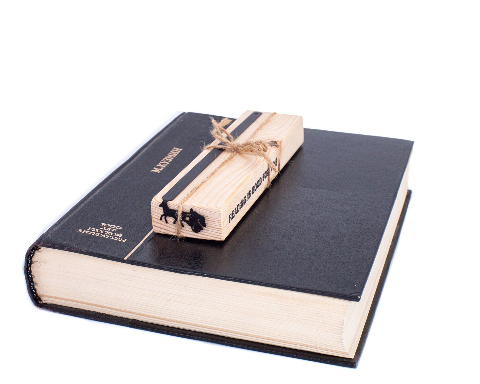 Roman Chariot metal bookmark packed with kraft paper and twine as a gift