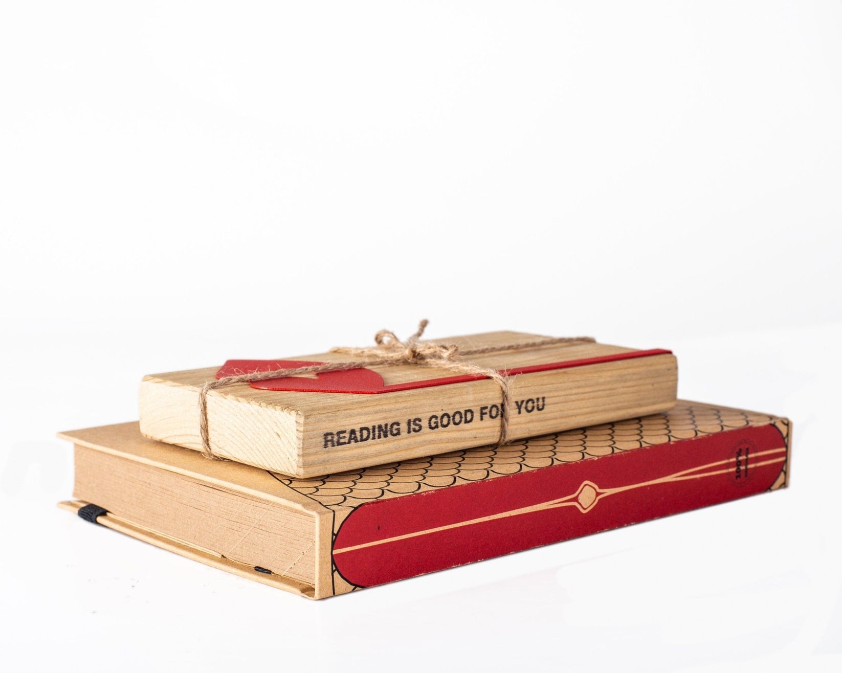 Romantic Red Lips metal bookmark in red packed with kraft paper and twine as a gift