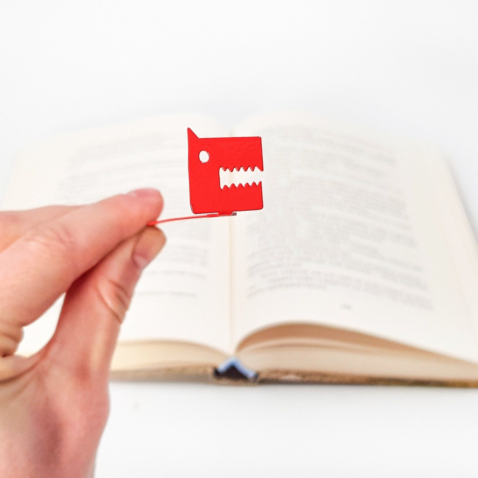 Two Angry Dogs Scary Bookmarks - Bold and Fierce Design for Avid Readers and Horror Enthusiasts - Atelier Article