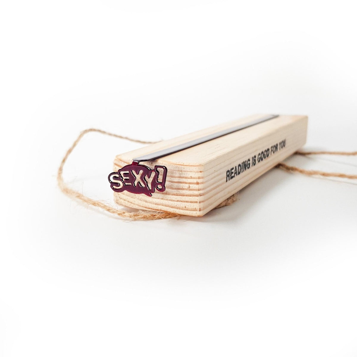 Sexy Smart metal bookmark ready to give, wrapped with its wooden block