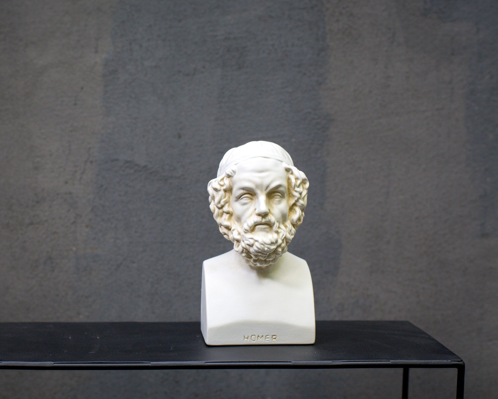 Single Plaster Bust of Homer Bookend - Classic Home Decor and Functional Shelf Accessory - Atelier Article