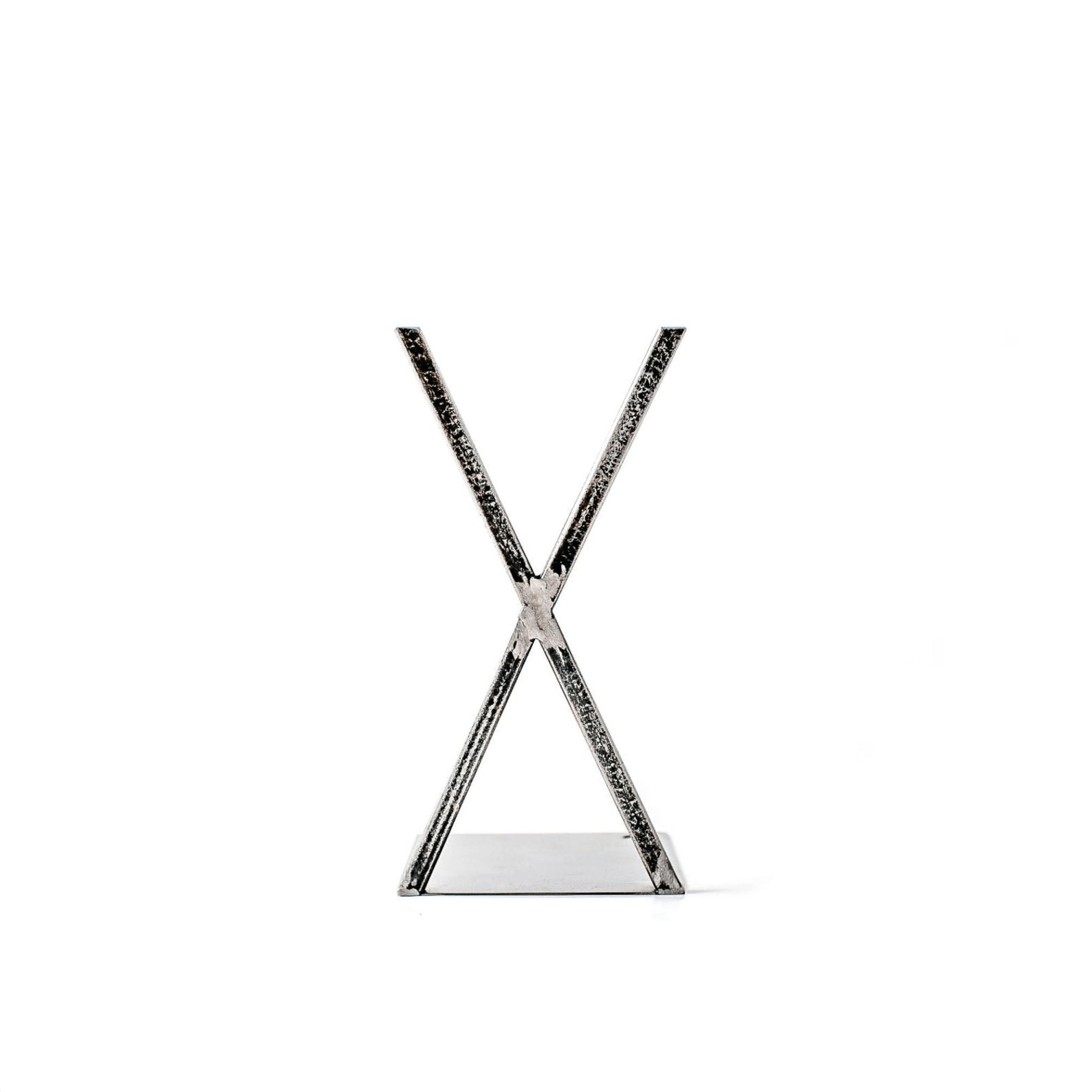 X-Shaped Steel Bookends – Sculptural Minimalism in Hand-Forged Metal - Atelier Article